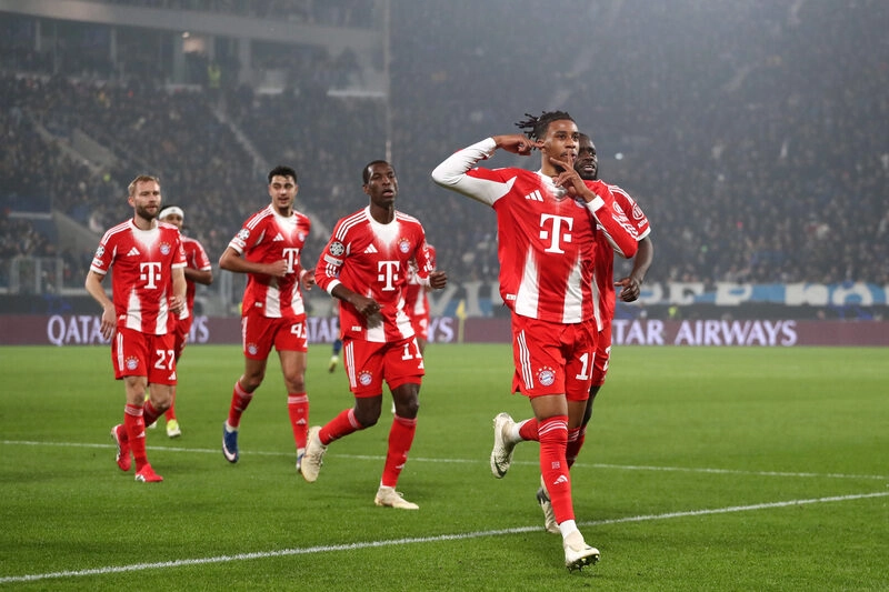 Olise chói sáng ở trận Atalanta vs Bayern Munich