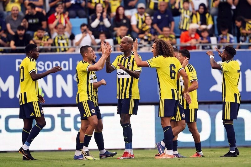 Fenerbahce vs Gornik Zabrze - Sức mạnh vượt trội