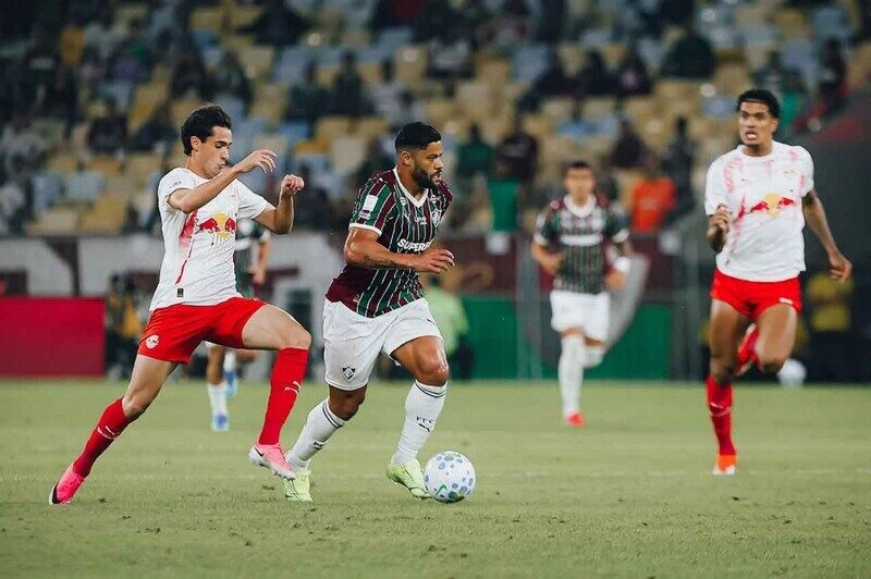 Fluminense vs Bragantino - Mưa thẻ đỏ