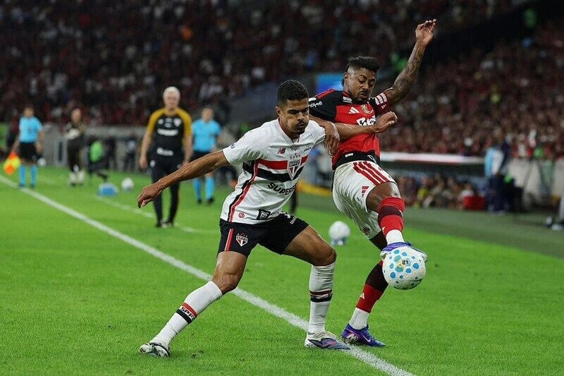 Flamengo vs Sao Paulo - Mất điểm đáng tiếc