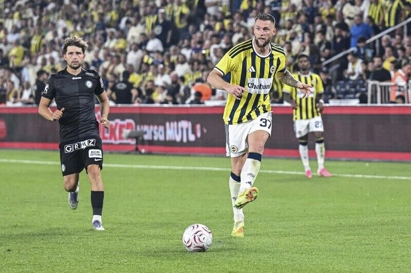 Fenerbahce vs Sturm Graz - Thắng lợi thuyết phục